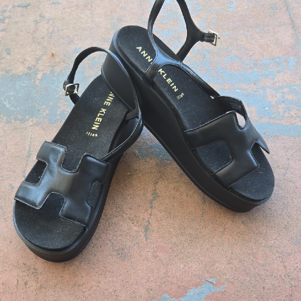 Anne Klein Black Platform Sandals with Cushioned Sole
